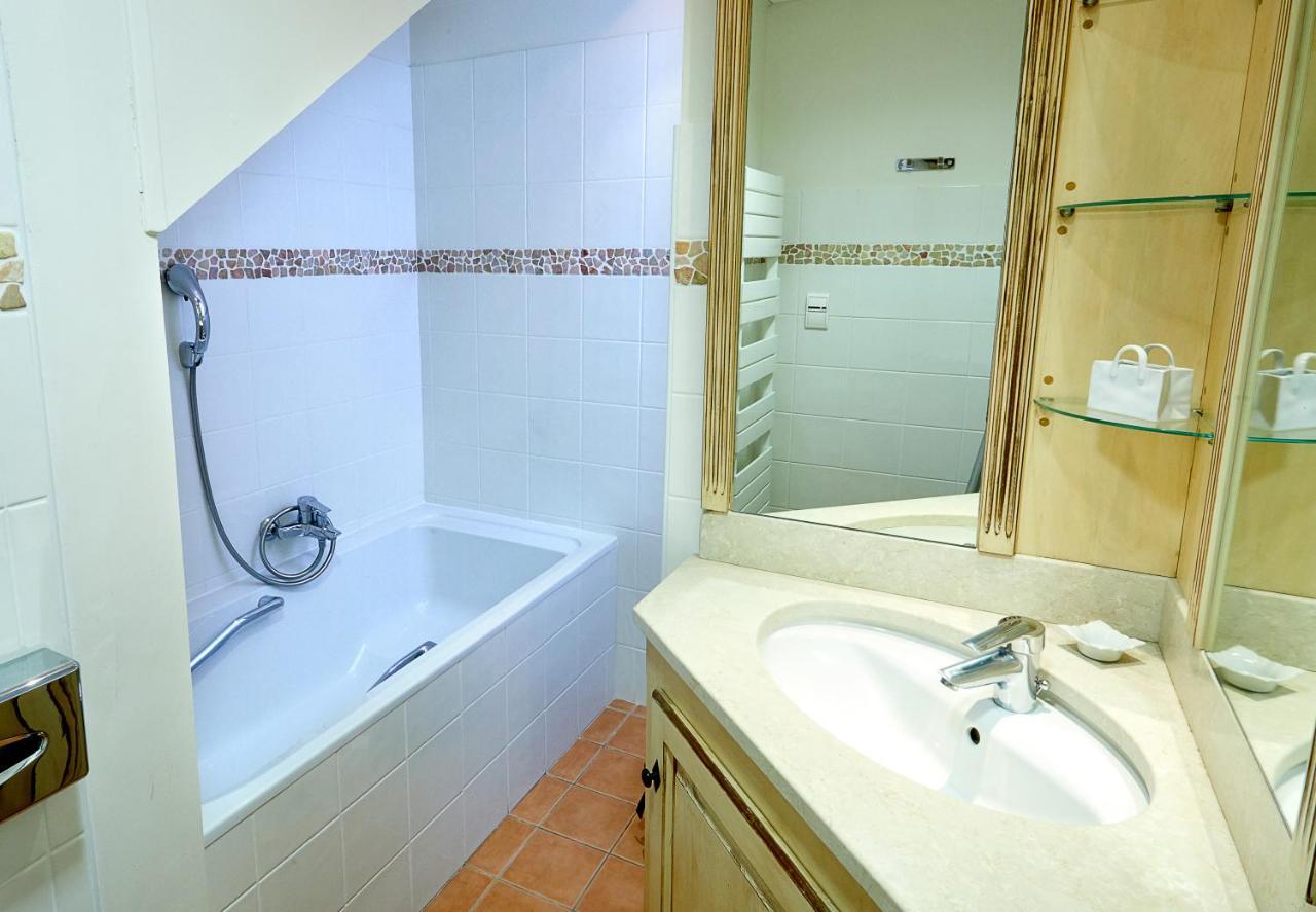 Residence Hoteliere Du Domaine ชาบลี ภายนอก รูปภาพ